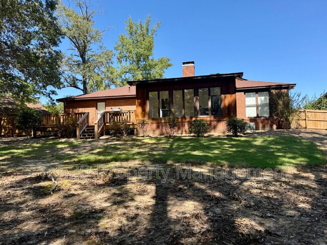 4 S Whisper Ct
