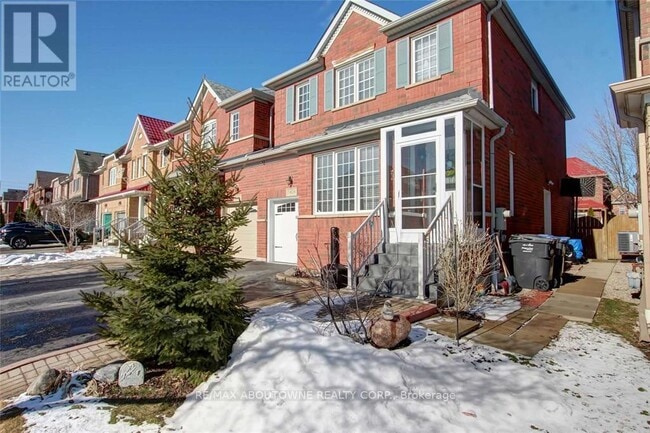 Photo - 3474 Covent Crescent