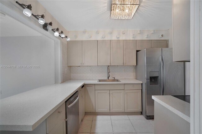 6900 Bay Dr Unit 3H