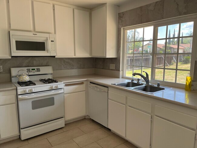 Photo - 10014 Singleton Way