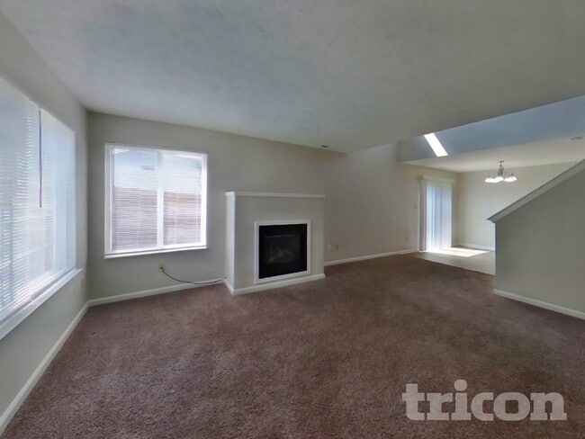 Photo - 569 Stobus Dr