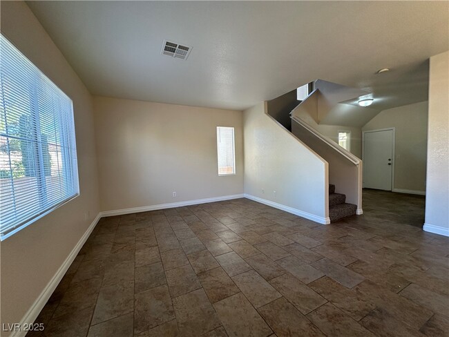 Photo - 9900 Calabasas Ave