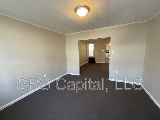 Photo - 625 Vander Ave