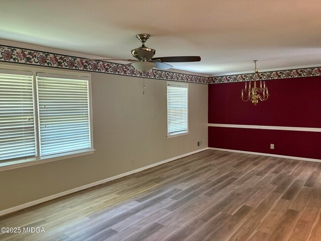 Photo - 1442 Maplewood Dr