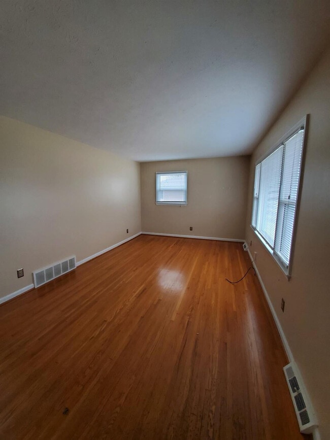 Photo - 3499 Brunswick Rd