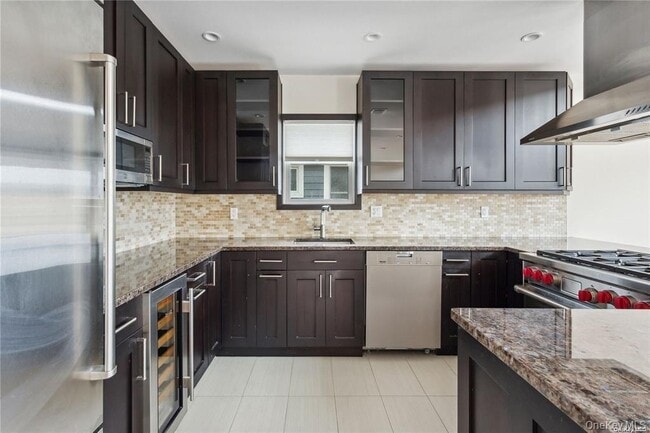 Photo - 225 E Walnut St Unit 1