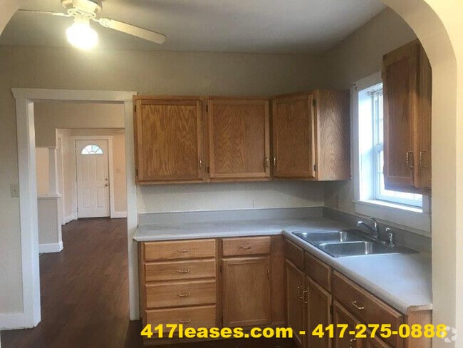 Building Photo - 2229 N Johnston Ave Rental
