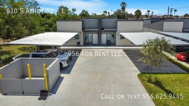 Building Photo - 810 S Athol St Unit 1