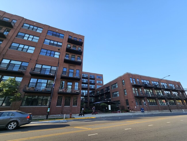 Photo - 2323 West Pershing Road Unit 104
