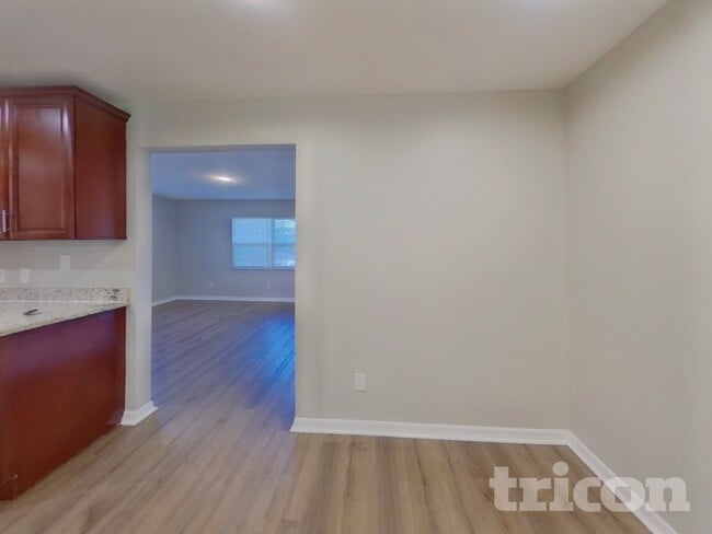 Photo - 2705 Knollwood Trail