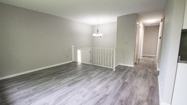 Photo - 7501 Upper 167th St W