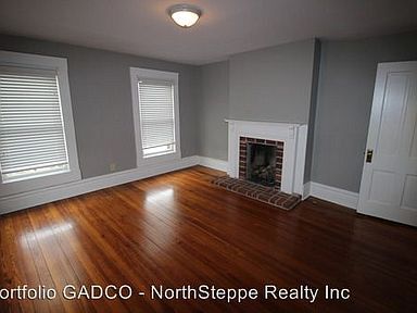 Photo - 141 E 4th Ave