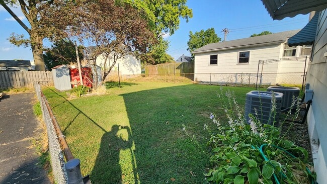 Photo - 4907 Heege Rd Unit 4907