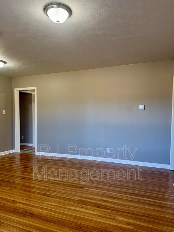 Photo - 1973 Tacoma Ave