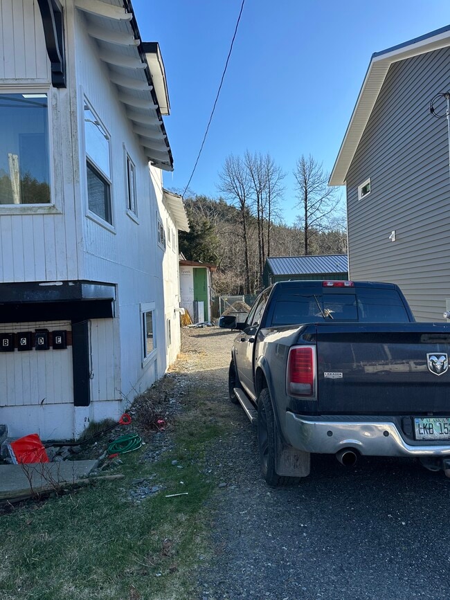 Photo - 1160 Park Ave Unit B