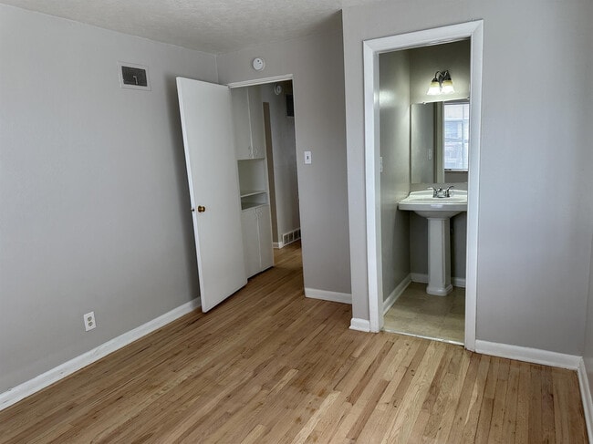 Photo - Race Street Apartments