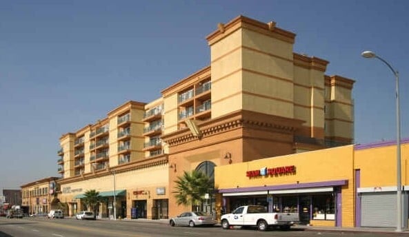 Building Photo - 5411 Hollywood Blvd