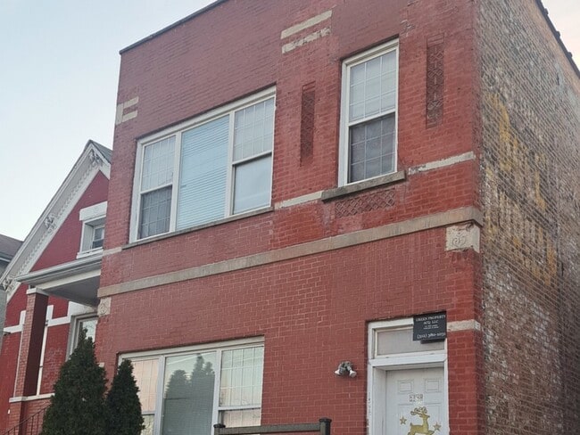 Building Photo - 1348 S Fairfield Ave