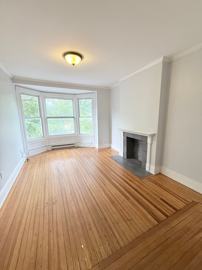 Building Photo - 584 Madison Ave Unit 3 Rental