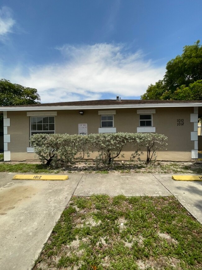Building Photo - 1010 NW 3rd Ave Rental