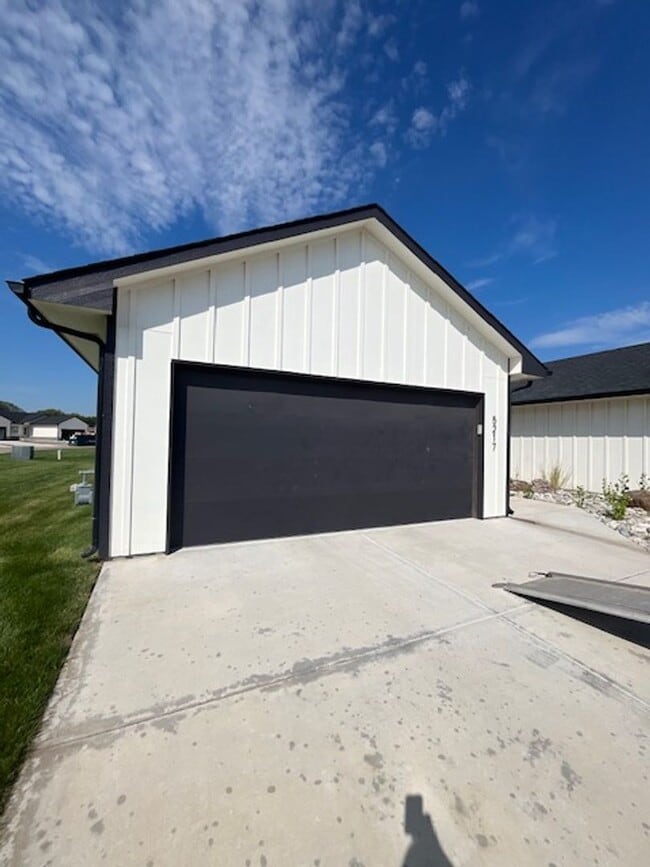 Building Photo - Beautiful 3-Bedroom Family Home for Rent i...