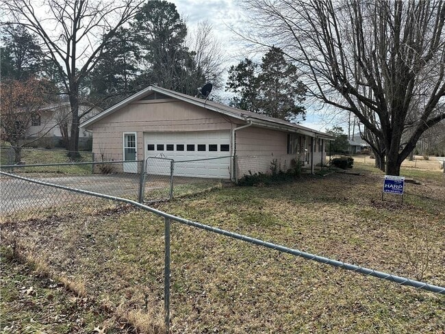 Photo - 101 Buffalo St