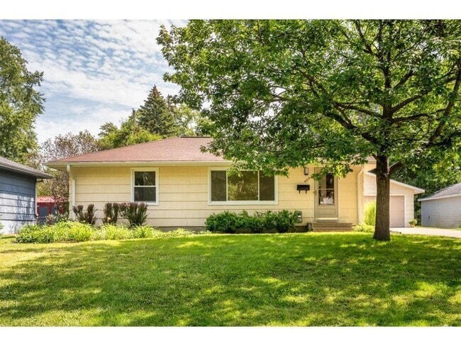 Building Photo - 4042 Oregon Ave N Rental