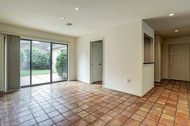 Photo - 15614 Whitewater Ln