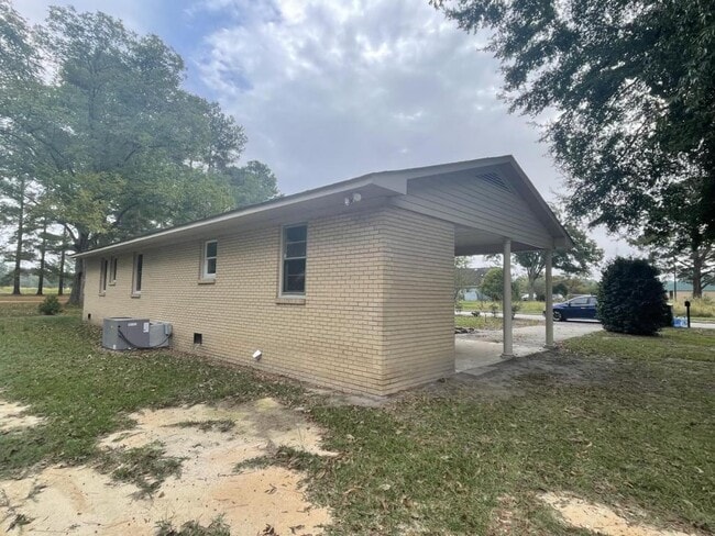 Photo - 305 Gough St