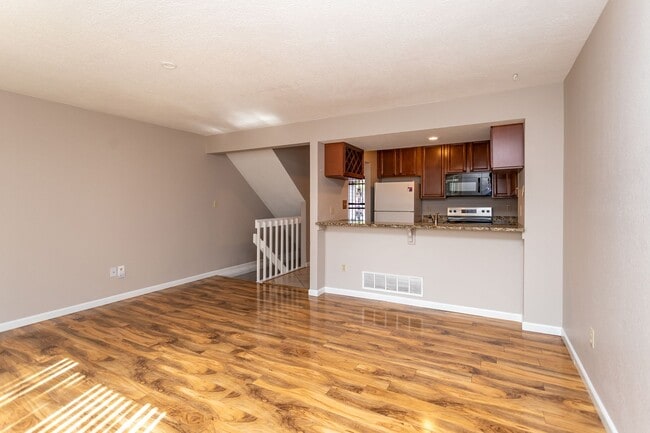 4233 Hunting Meadows Cir