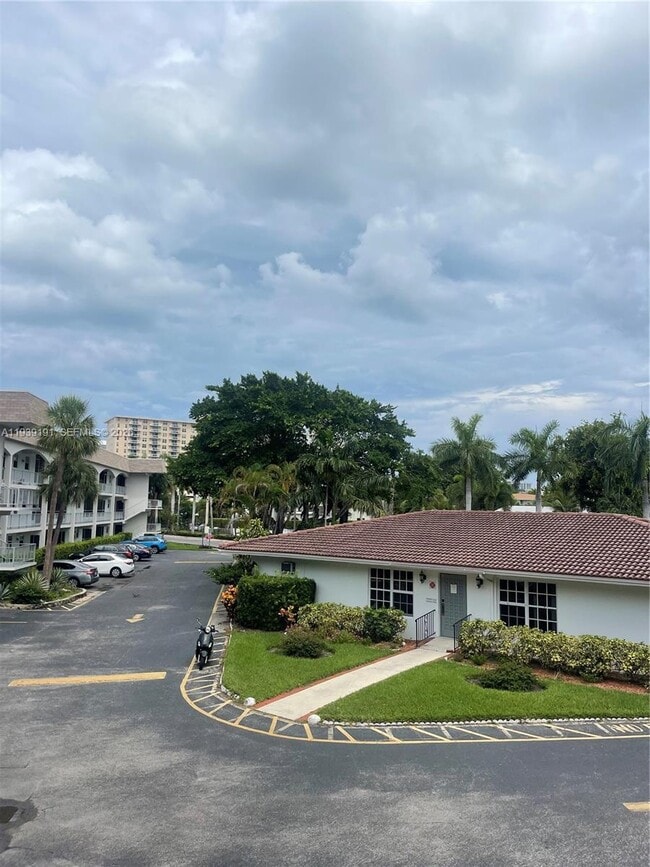 Photo - 581 Blue Heron Dr Unit 318-B