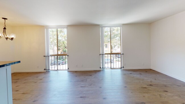Photo - 212 S Arnaz Dr