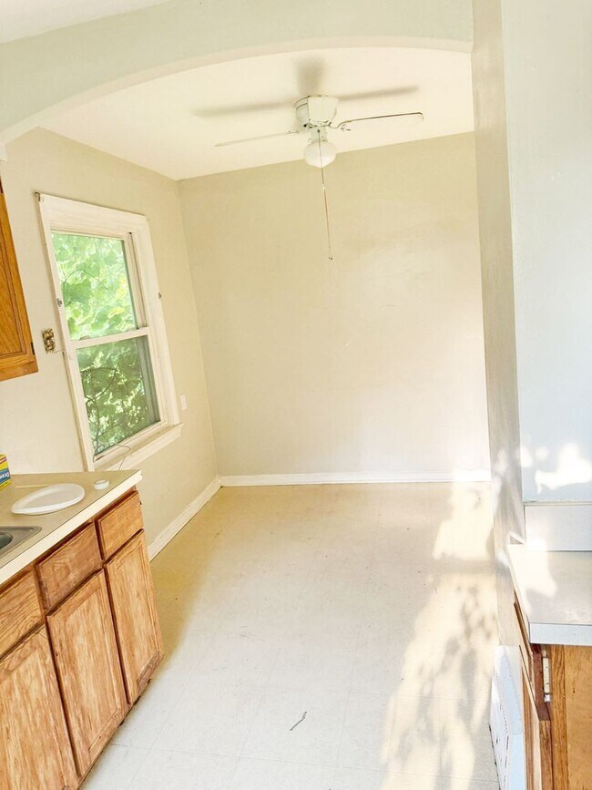 Photo - 3 BED 1 BATH BEAUTIFUL SINGLE FAMILY HOME