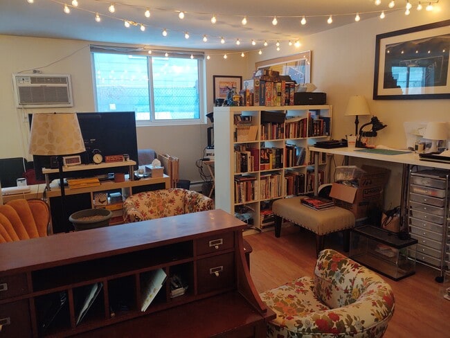 2440 Harriet Ave Unit 105
