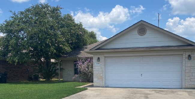 Building Photo - "Charming 3-Bedroom Retreat in College Station with Spacious Living!"