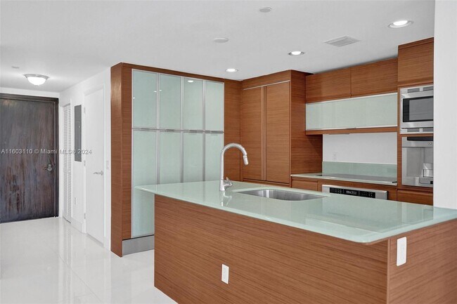 Photo - 5875 Collins Ave Unit 1803