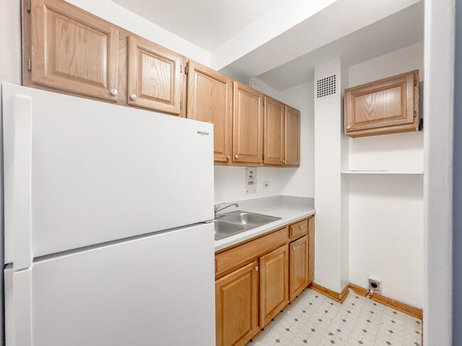 Photo - 4180 N Marine Dr Unit 013