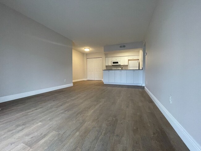 Building Photo - Mystic Gardens 5329-2905 Unit Mystic Gardens 5329-2905