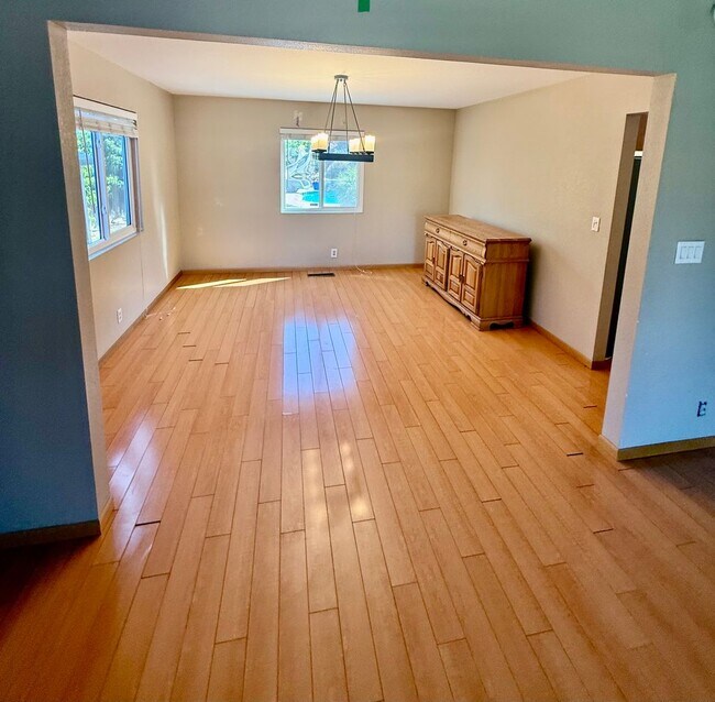 Photo - Beautiful 4-Bedroom, 3-Bath Home with Pool...