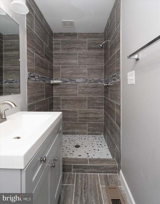 Photo - 1230 W Lombard St