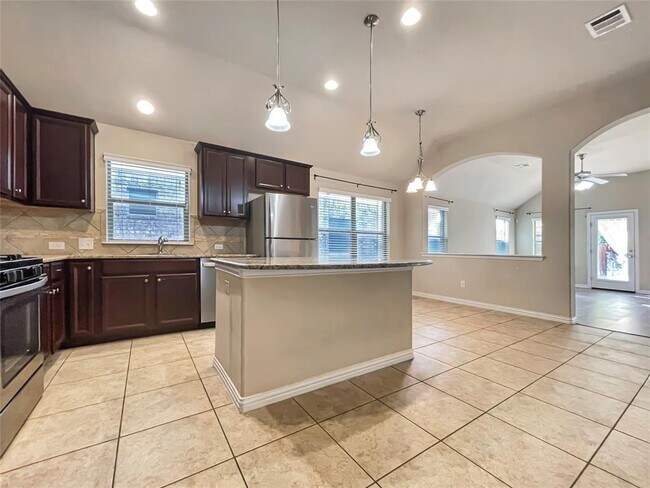 Photo - 2468 Millbrook Loop