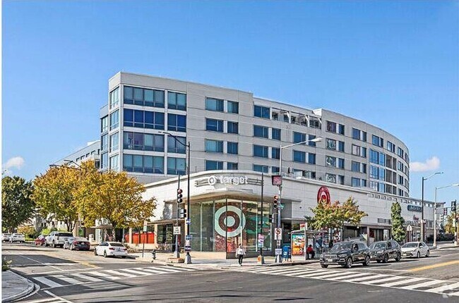 Building Photo - 1br 1 ba condo, Cityline at Tenley Condomi...