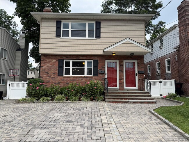 Building Photo - 40 Edgewood Rd Unit First Floor #1