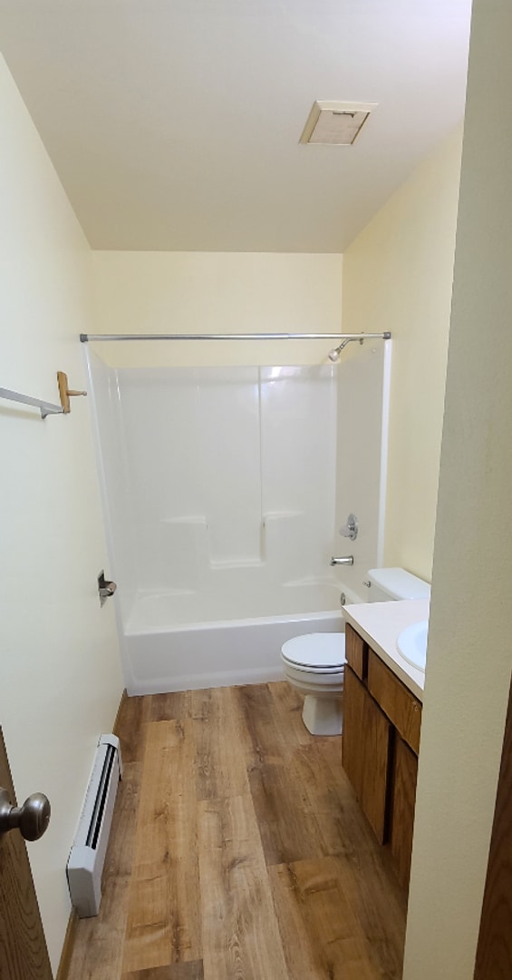 Photo - 2 Bed Upper-Level Apartment w/ In-Unit Washer & Dryer + Utilities Included! Unit 6