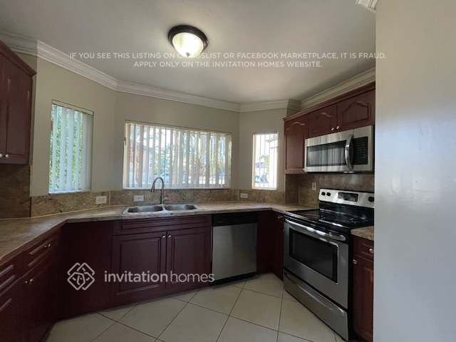 Photo - 16201 SW 141st Ave