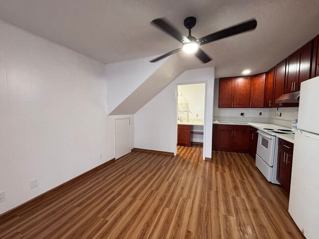 Photo - 2429 N School St Unit FD