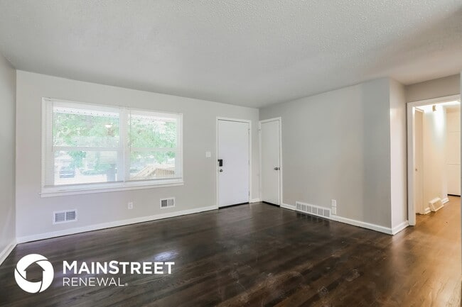 Photo - 9505 Newton Ave