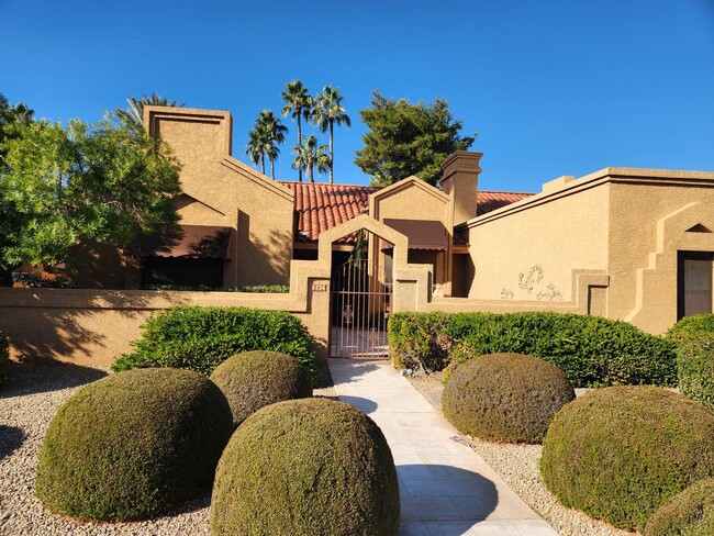 3bed/2.5bath Home in McCormick Ranch - 3bed/2.5bath Home in McCormick Ranch