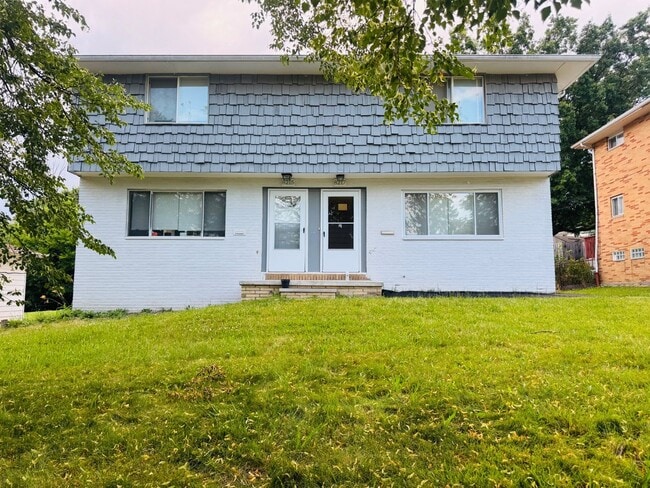 Building Photo - 8215 Crudele Dr Unit 8217 Crudele Dr