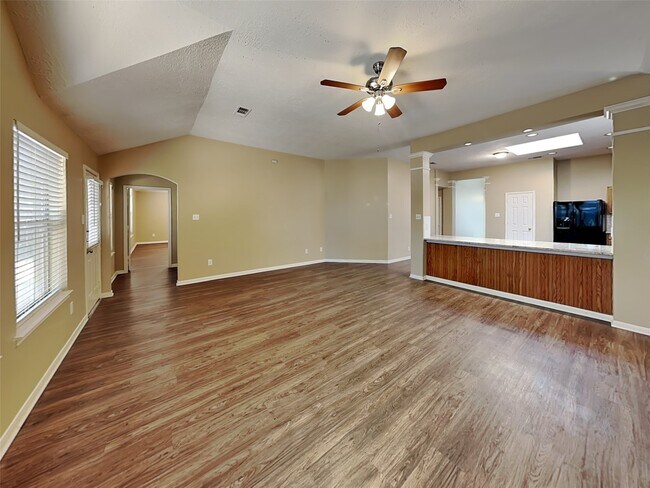 Photo - 1907 W Welsford Dr